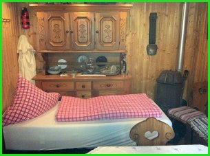 Gartenhaus mit H�ttenbett